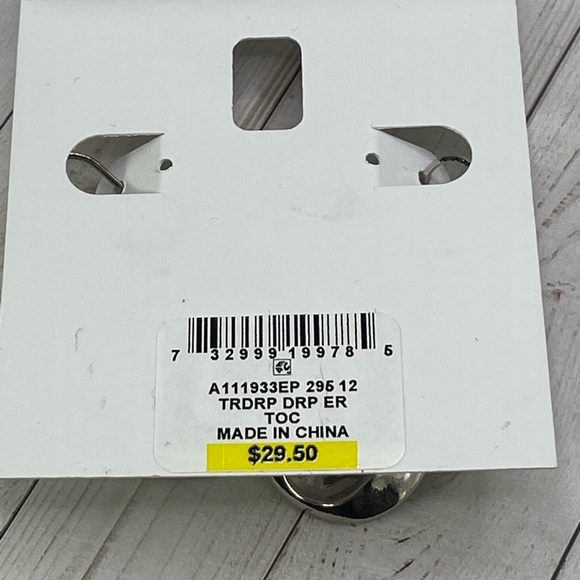 NWT Charter Club Twisty Silvertone Earrings - Picture 6 of 8